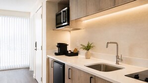 Private kitchen - District Liora Hotel (Toronto)