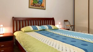 Unclassified image, 3 of 8, button - Cozy 1-bedroom apartment in terrific Herceg - Novi with AC at the 1st line (Herceg - Novi)