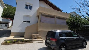 Exterior - 2-bedroom apartment in fabulous Mostar
Self check-in FREE parking (Mostar)