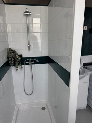 Unclassified image, 5 of 6, button - Vrbo Property (Rochefort)