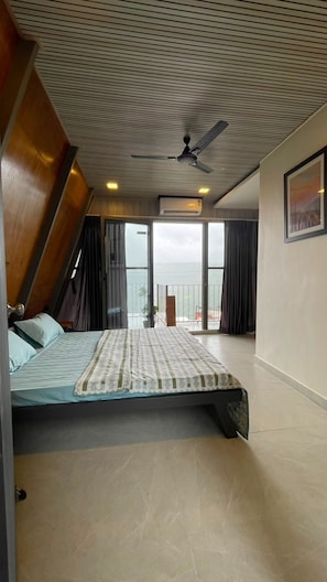 Executive Apartment, Balcony - Aara Villa (Satara)