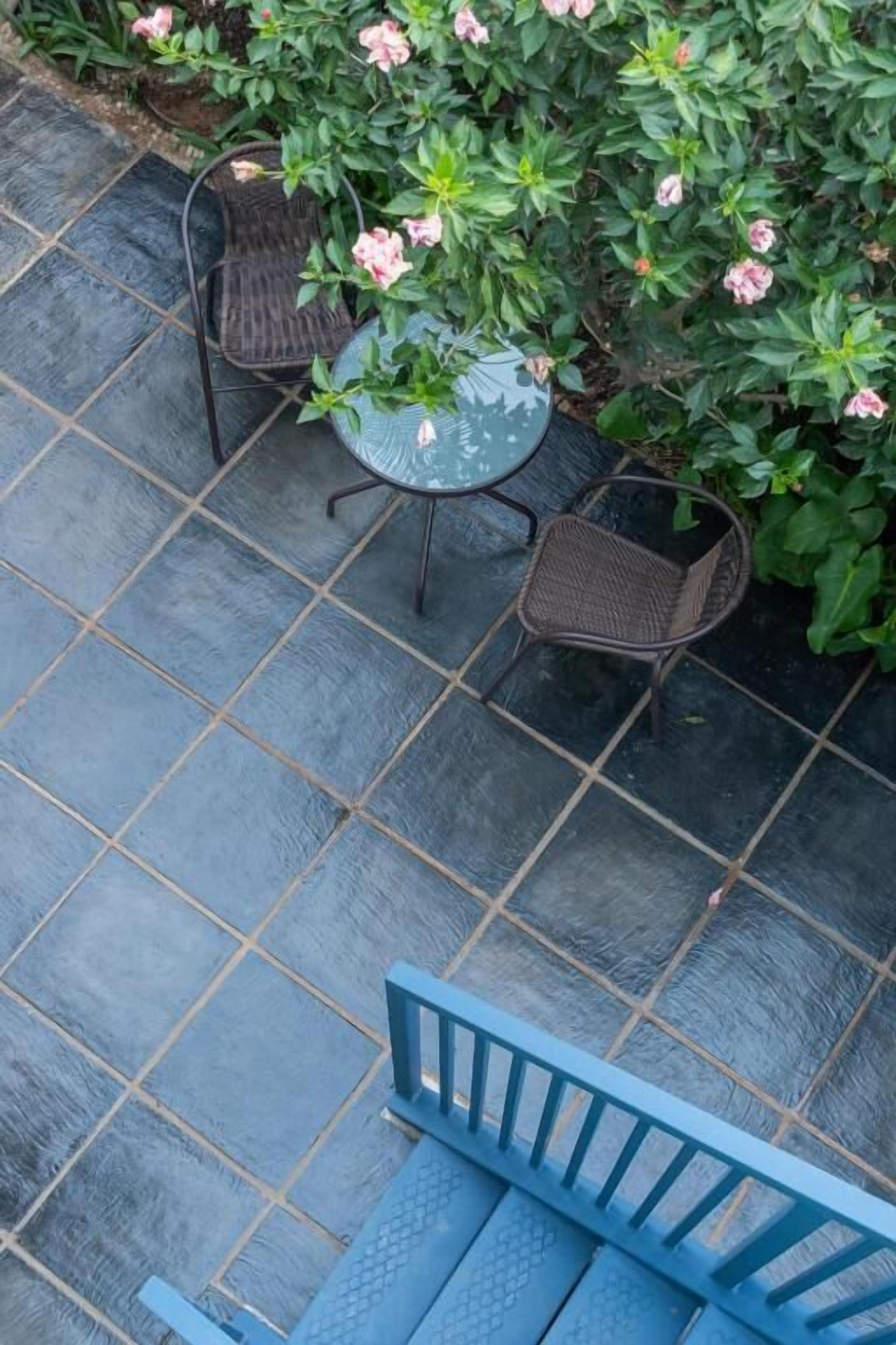 Deluxe Double Room, Balcony, Garden View | Property grounds