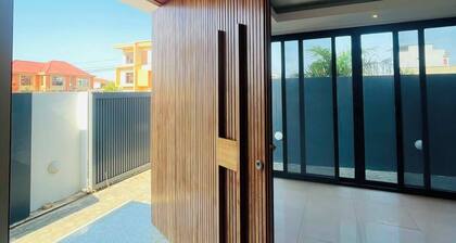 Luxury Beach Villa Luxury Beach Villa Spacious Rooms, Modern Comfort