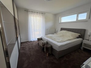 Unclassified image, 2 of 22, button - Gemütliches Ferienhaus im 3 Schlafzimmer 2 Bäder (Regen)