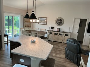 Dining - 5 Minutes from Brownwood Square! 3Br, 2Ba, 6 Guest (The Villages)