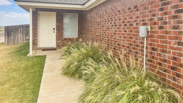 House, Patio | Exterior - Pontiac Lubbock (Lubbock)