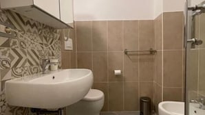 Quarto casal ou duplo, vista para a cidade | Banheiro