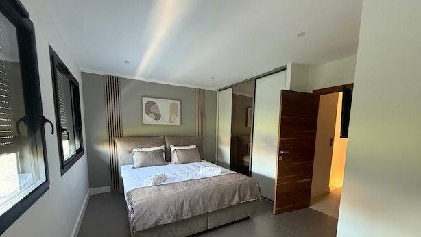 Iron/ironing board (on request), WiFi (free) - RIVAGES BAY (Veigy-Foncenex)