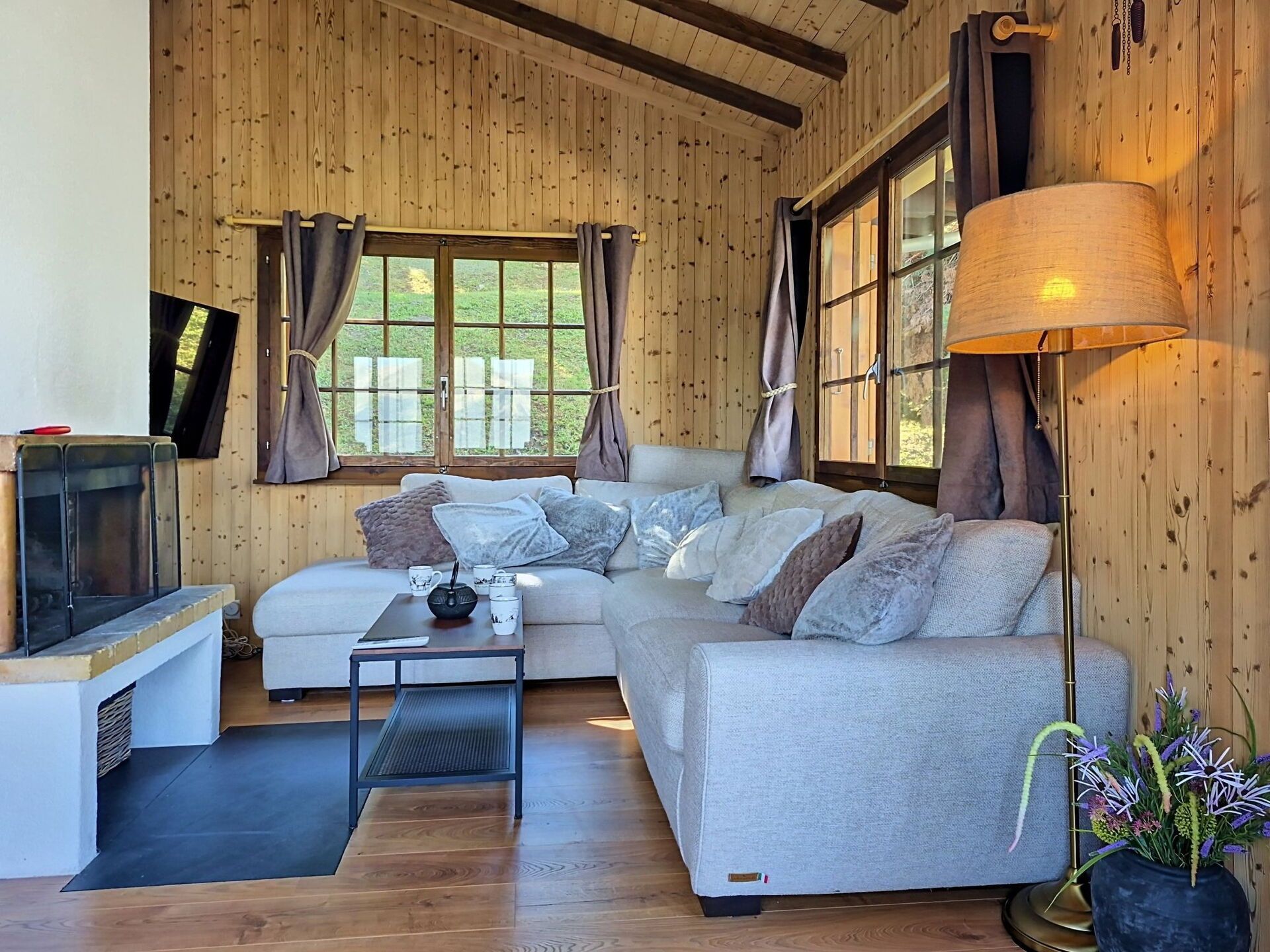 Atemberaubendes Alleinstehendes Ferienhaus Für 8 Leute Mit  W-lan, Tv Und Innenhof - Verbier