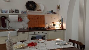 Unclassified image, 4 of 30, button - Marilu, a Cozy and Central Vacation Rental Apartment in the City Center. (Trani)