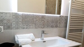 Unclassified image, 4 of 18, button - Lovely apartment for 3 guests with WIFI, A/C, TV and balcony (Camaiore)
