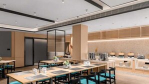 Dining - Country Inn & Suites by Radisson (Guangzhou)