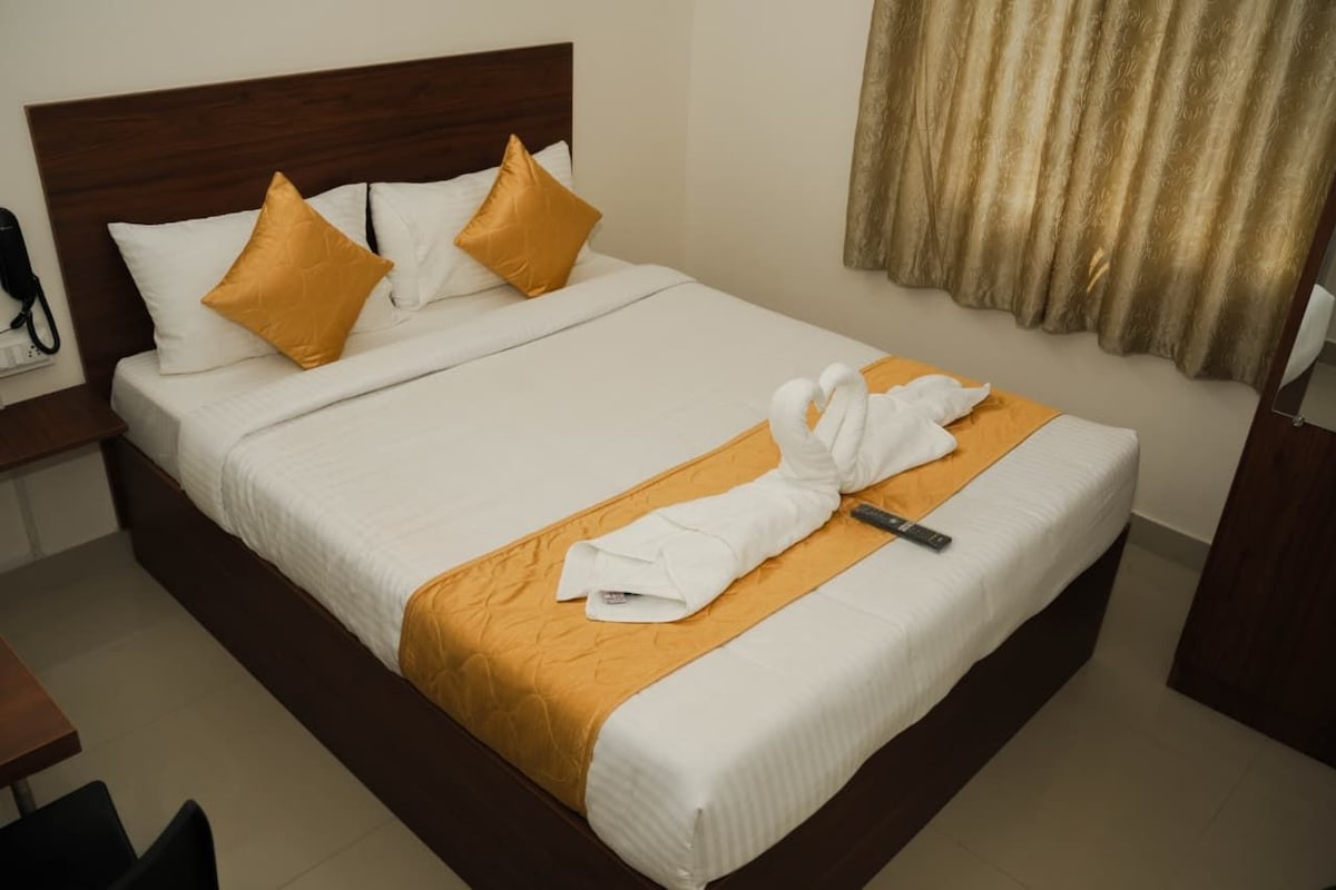 Deluxe-Doppelzimmer, Stadtblick | Schreibtisch