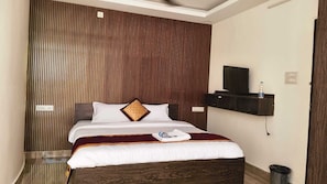 Superior-Doppelzimmer, Stadtblick | Schreibtisch