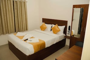 Deluxe-Doppelzimmer, Stadtblick | Schreibtisch