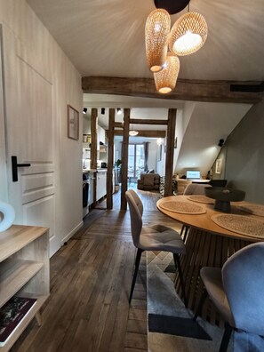 Dining - Vrbo Property (Chartres)