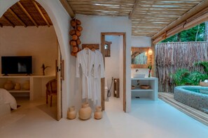 Bungalow estándar, vista al jardín | Spa
