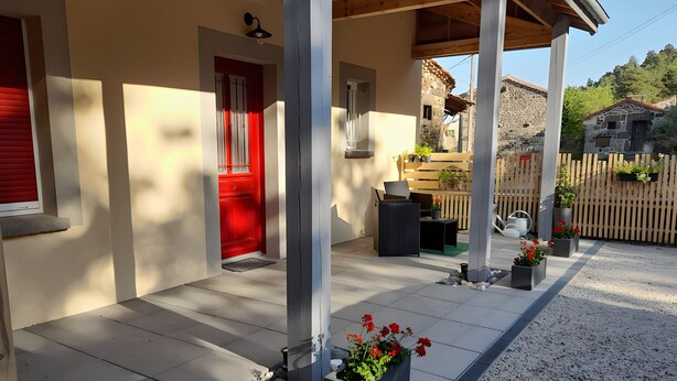 Unclassified image, 1 of 11, button - Maison Victoria - Haut-Allier: mountain view, balcony, countryside holiday rental (Saint-Bérain)