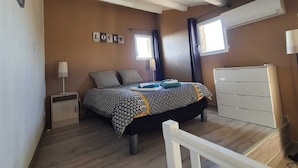 Room - Vrbo Property (Pézenas)