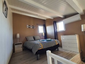 Room - Vrbo Property (Pézenas)
