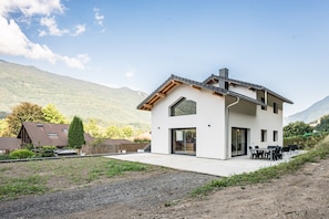 Exterior - L'Écrin des Noyers - Vue montagne, proche forêt (La Bâthie)