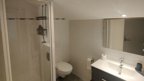 Unclassified image, 5 of 14, button - "Gîte Ferrari" 4–6 guests, Ruoms center, shared pool, private terrace, air conditioning (Ruoms)