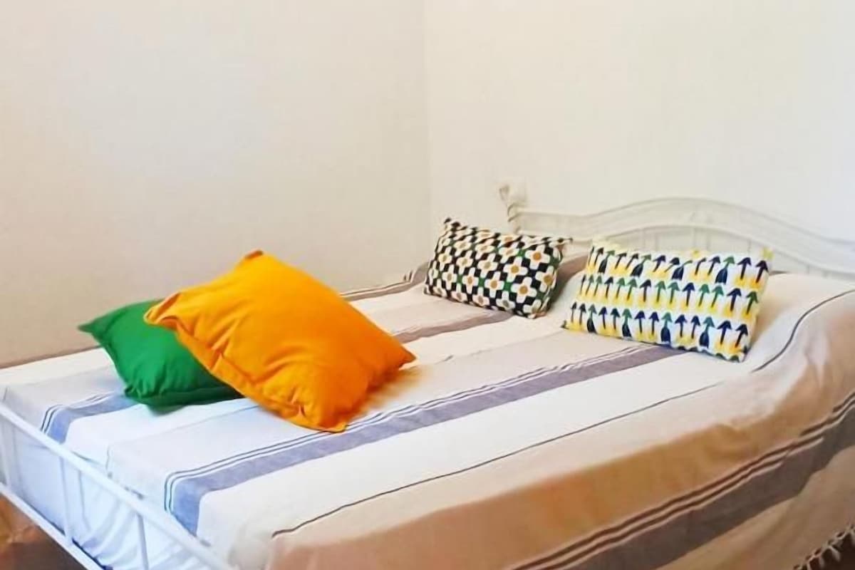Deluxe Double Room, Garden View | Iron/ironing board, free WiFi