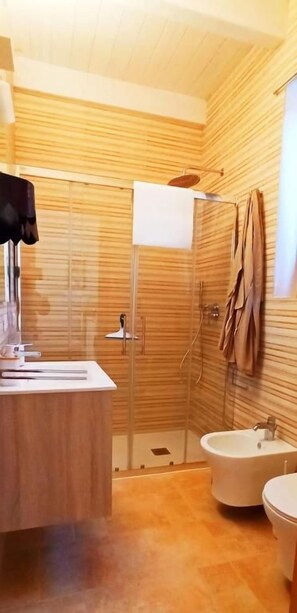 Deluxe Double Room, Garden View | Bathroom - Dimora&Pool Gerardo (MONOPOLI)