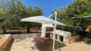 Superior Double Room, Garden View | Outdoor dining - Dimora&Pool Gerardo (MONOPOLI)
