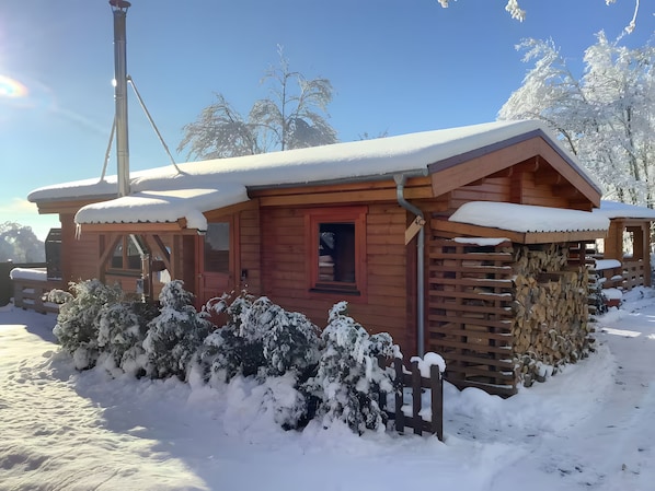 Unclassified image, 1 of 19, button - Holiday Home 'Base-Butze Hohegeiß Log Cabin Harz' with Wi-Fi and Air Conditioning (Braunlage)