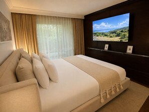 Suite Deluxe, balcone, vista città | Ferro/asse da stiro