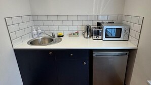 Luokittelematon kuva, 5 kautta 8, painike