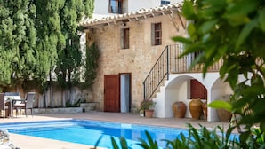 Pool - Room 'Suite Summer' with Shared Pool, Wi-Fi and Air Conditioning (Alaró)
