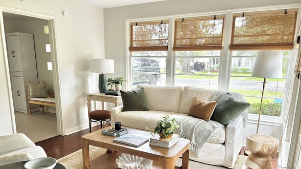 Living area - Cozy 2-bedroom cottage in Baton Rouge, Near LSU (Baton Rouge)