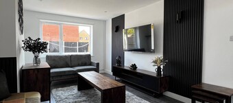 The Cozy Home - Cozy 3 Bedroom House
