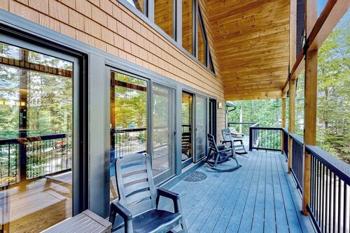Rural 4BR - Fireplace - Balcony - Washer Dryer