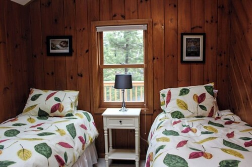 Waterfront 2BR - Dock - Fireplace - Water Access