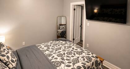 Modern 1BR 1BA Corner I Westmont