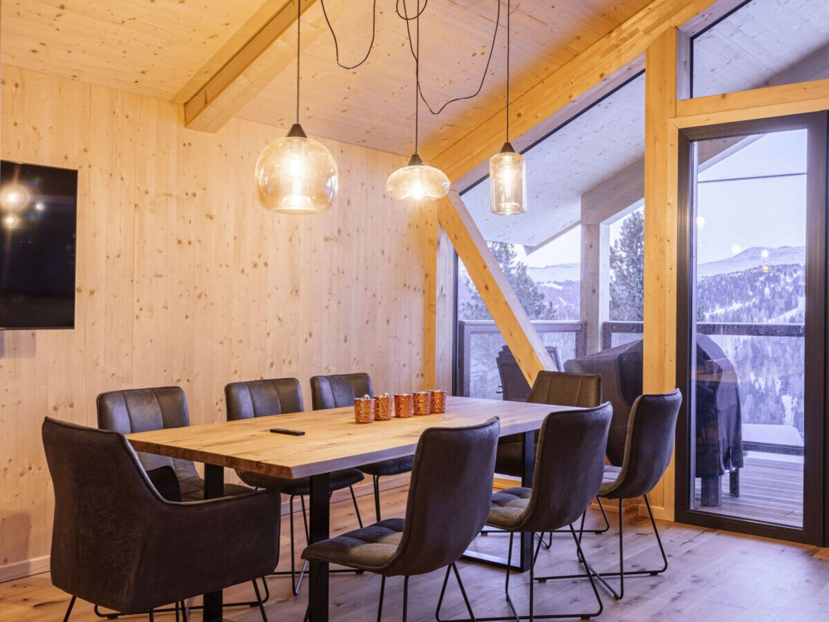 Chalet | Dining