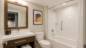 Bathroom - Solenne Park Hotel (Toronto)