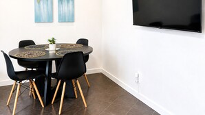 Dining - House Of Cards (Saskatoon)