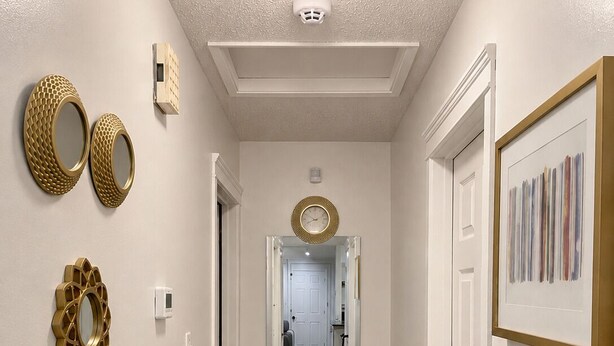 Interior - House Of Cards (Saskatoon)