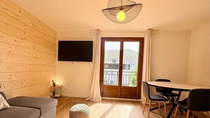Unclassified image, 5 of 19, button - 'Le Belle Vue' Apartment: Mountain View, Shared Garden & Wi-Fi (Villard-de-Lans)