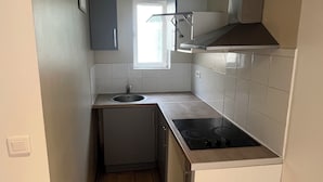 Uklassifisert bilde, 3 av 6, knapp