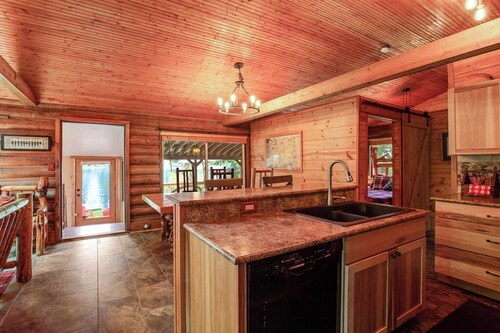 Charming 1BR Lakefront - Dock