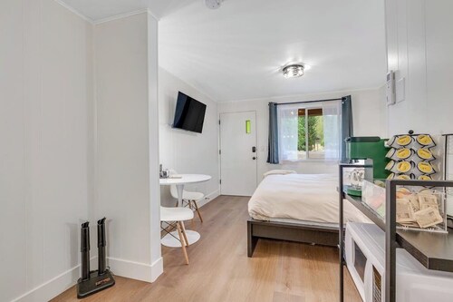 Mountain-view Suite - 1st-Floor - Dog Friendly