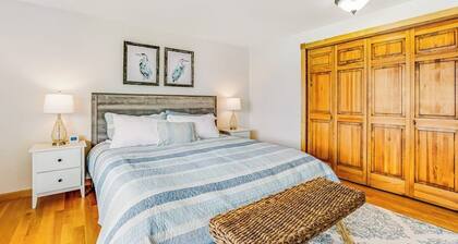 Huge 4BR Soundview Dog Friendly - Deck - Washer Dryer