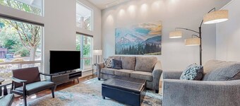 3BR mid-century modern home, close to Puget Sound