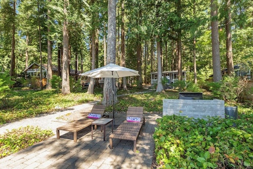 Skiing 1BR Lakefront - Dock - Deck - Firepit