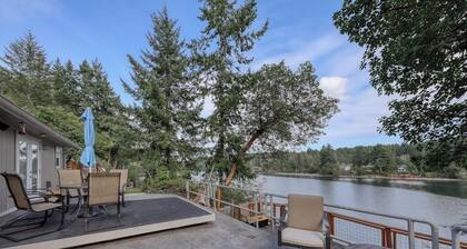 Large 3BR Waterview - Hot Tub - Balcony